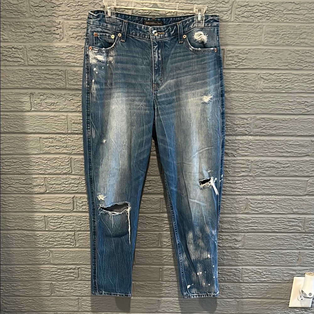 Abercrombie & Fitch Signature Collection High Rise Girlfriend Jean